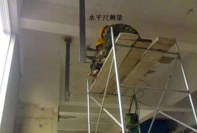 橋架托臂安裝現(xiàn)場