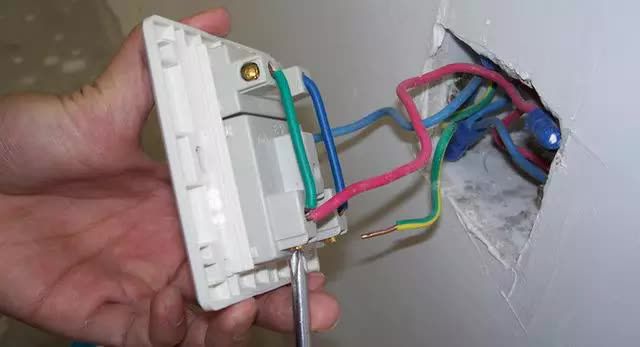 開關(guān)插座安裝心得分享不留遺憾，注意好這幾點不用二次拆裝！