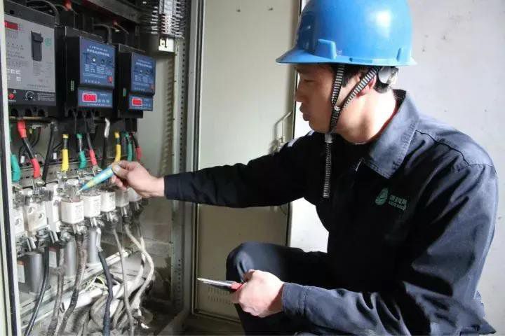 老電工也會疏忽大意，那么這個必須讀懂《電工安全操作規(guī)程》