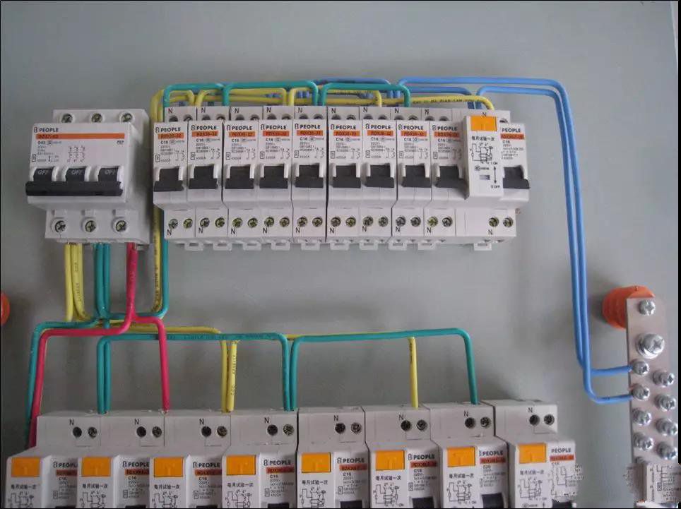 老電工手把手教您如何做好配電箱內部配線，圖文詳解，值得收藏