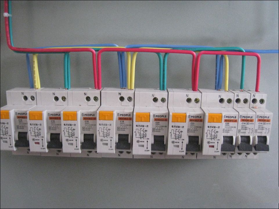 老電工手把手教您如何做好配電箱內部配線，圖文詳解，值得收藏