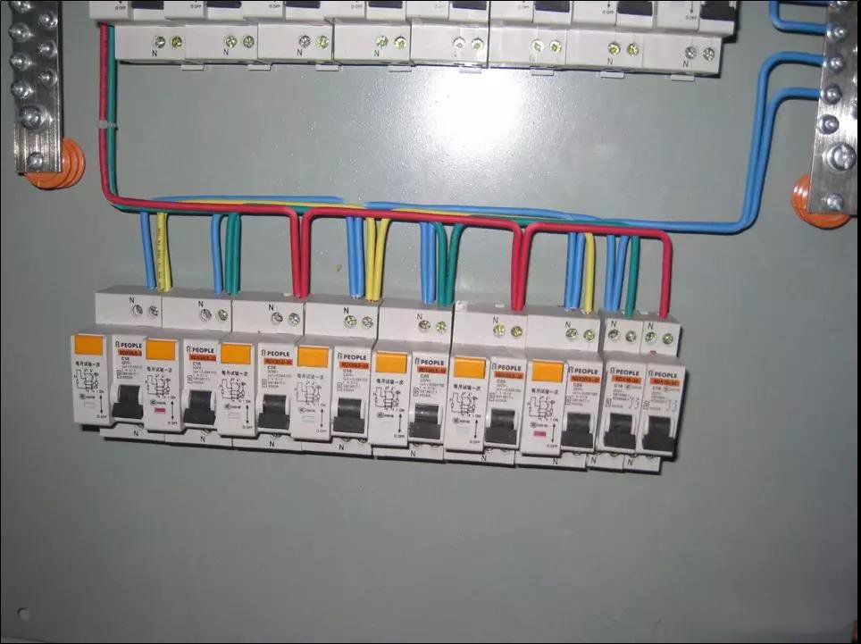老電工手把手教您如何做好配電箱內部配線，圖文詳解，值得收藏