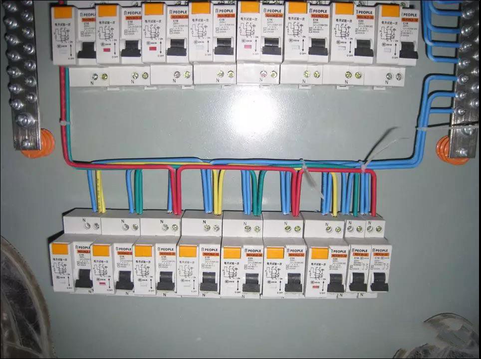 老電工手把手教您如何做好配電箱內部配線，圖文詳解，值得收藏