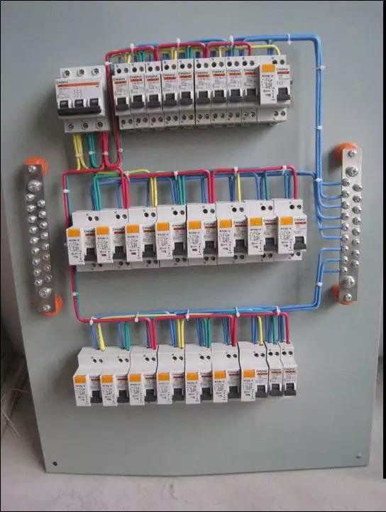 老電工手把手教您如何做好配電箱內部配線，圖文詳解，值得收藏