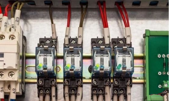 老電工分享：中間繼電器詳解、使用及注意事項(xiàng)，滿滿的全是干貨