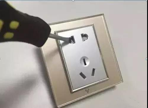 老電工手把手教學(xué)，一分鐘學(xué)會如何安裝開關(guān)插座！