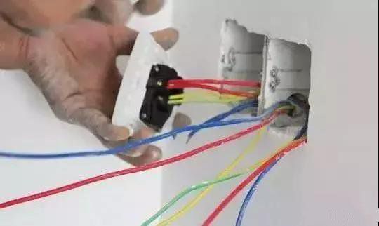 家具電路改造裝修工程，下面的坑你遇上幾個？