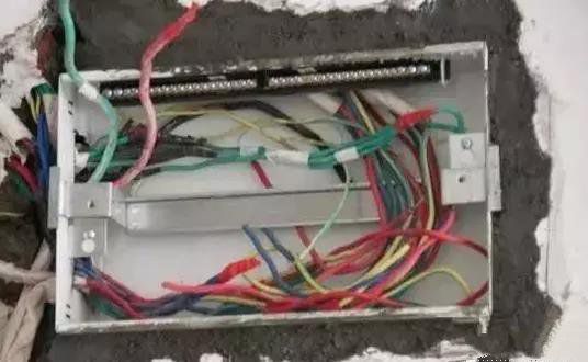 家具電路改造裝修工程，下面的坑你遇上幾個？