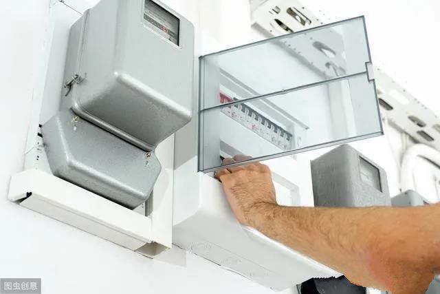 家庭電路總閘用漏保好還是空開(kāi)好？教你如何安全使用它們！