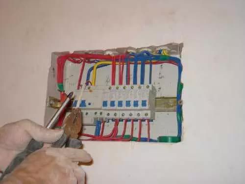 家用配電箱的安裝方法、配電箱線路圖