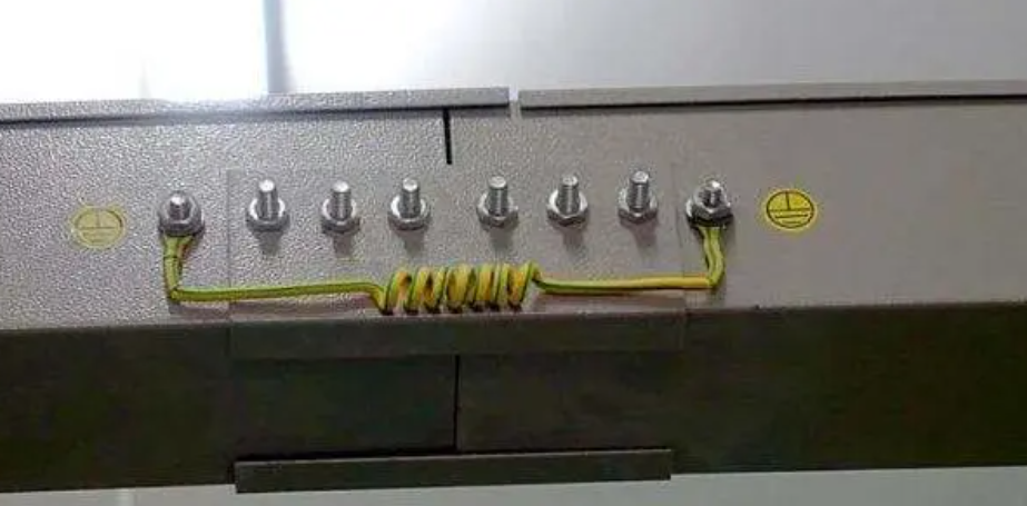 電纜橋架跨接線安裝標準依據(jù)